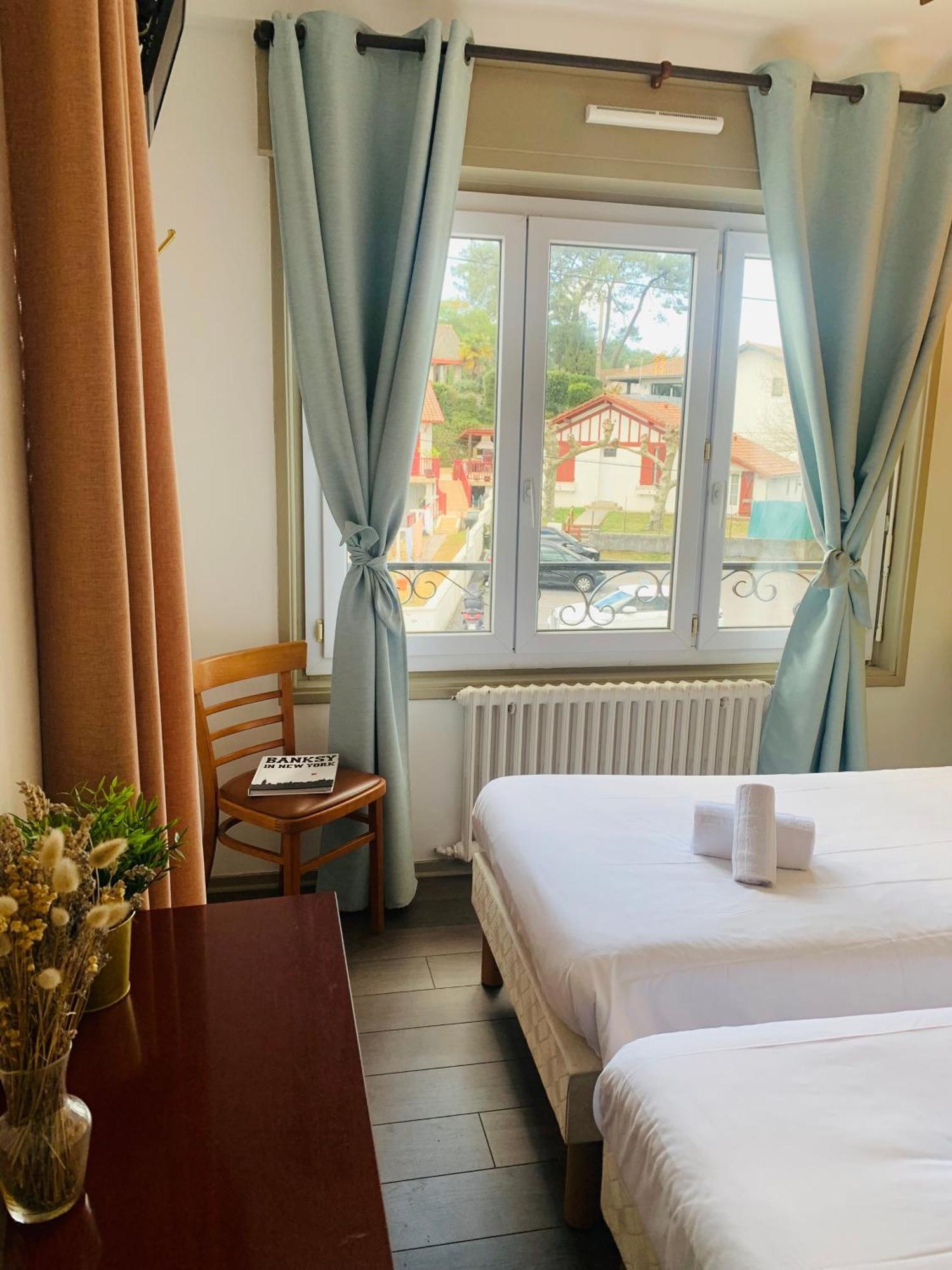 Hotel Fine Anglet Esterno foto